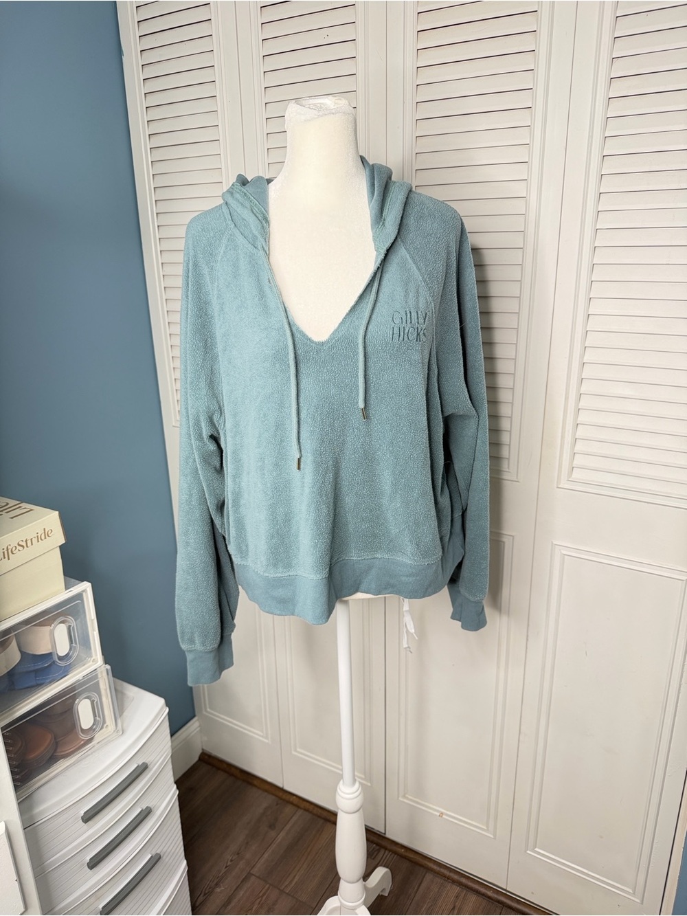 Gilly Hicks V-Neck Hooded Pullover Women Size M Dusty Teal Good Embroidered Logo